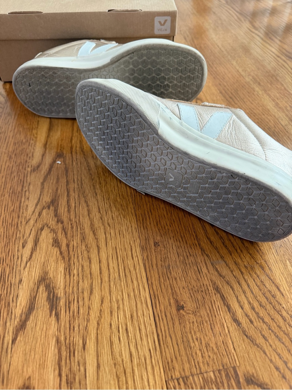 Veja Recife Chromefree Gold Sneakers - Picture 5 of 9